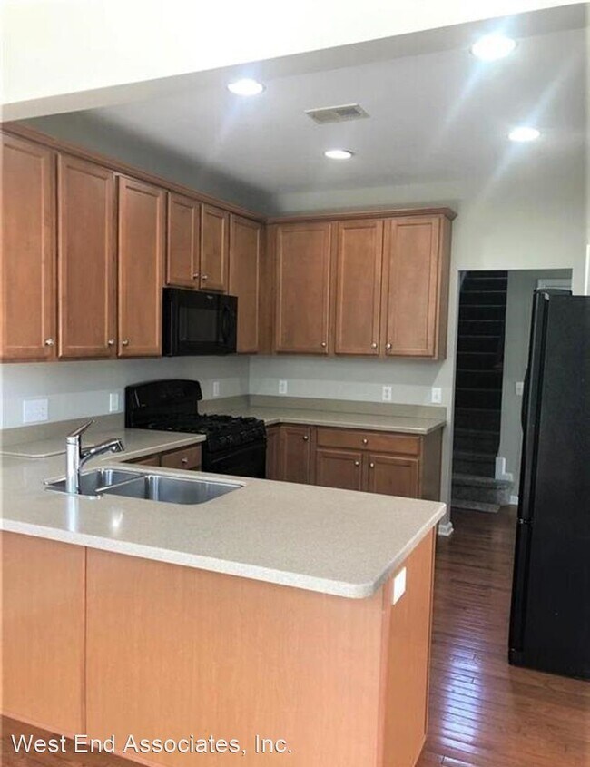 Building Photo - 3 br, 2.5 bath House - 5264 High Vista Drive