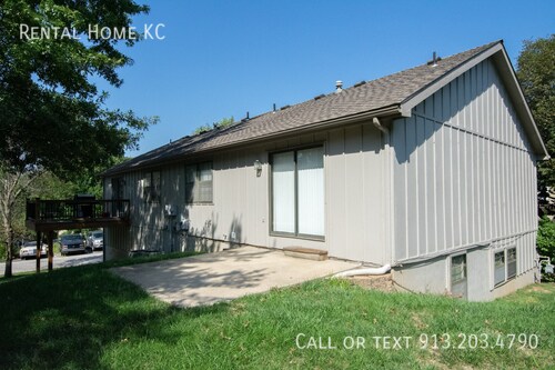 Building Photo - 5613 Riley-