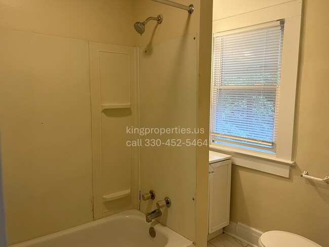 Building Photo - 1720 Grace Ave NE