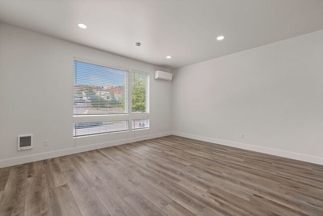 Building Photo - New Construction DownTown Tacoma - Great CityScape Views! One month free rent credit with 12 mont...