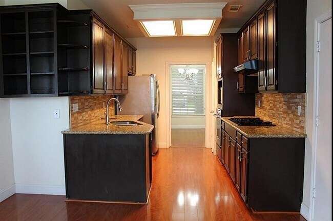 Building Photo - 2823 Plantation Wood Ln