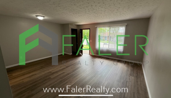 Building Photo - 1122 Redbluff Dr