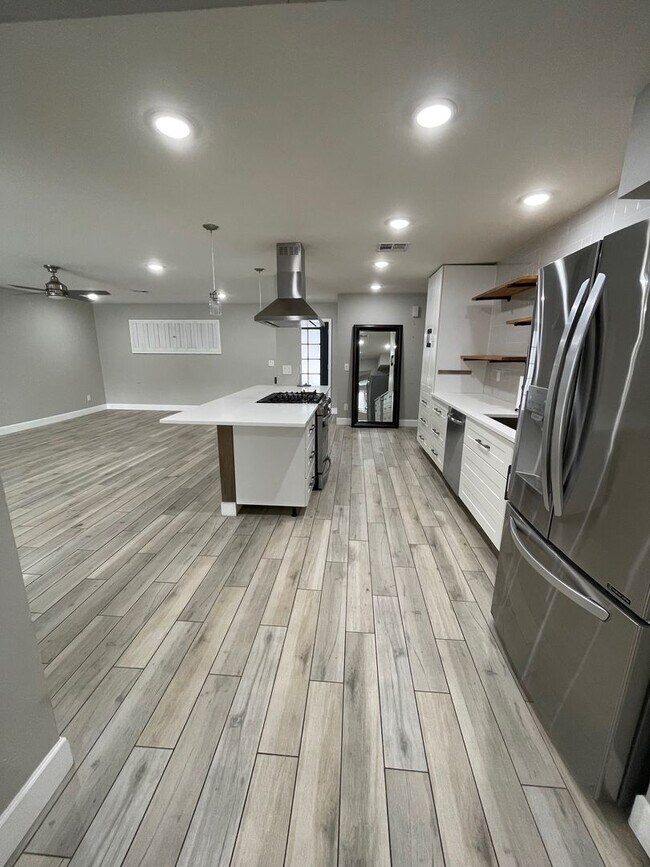 Building Photo - Beautiful Home available to lease!