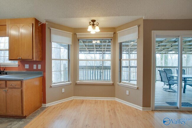 Building Photo - 143 Rebecca Pines Dr