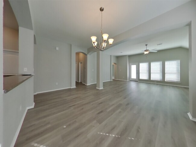 Building Photo - 1937 Briar Grove Dr