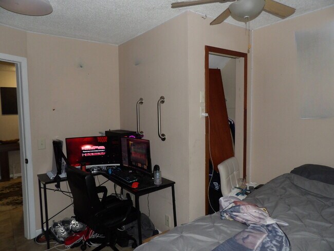 Building Photo - Spacious 3BR + Bonus Room in Inver Grove Heights – Attached Garage & Pet Friendly!