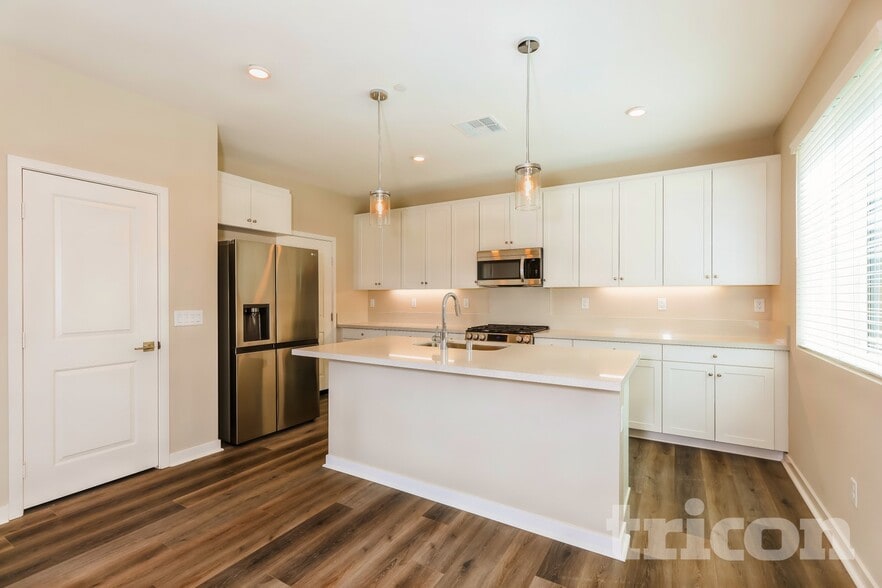 Building Photo - 31568 Willowood Way