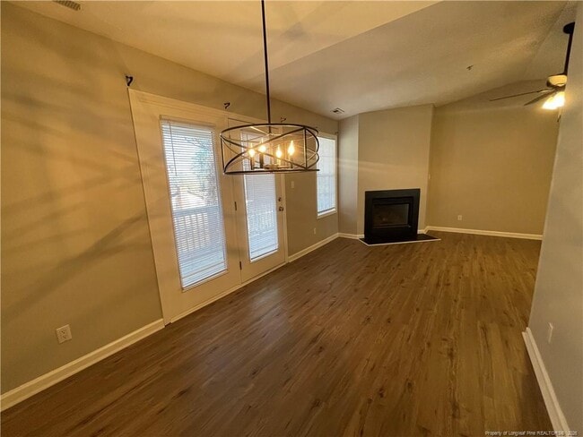 Building Photo - 267 Waterdown Dr