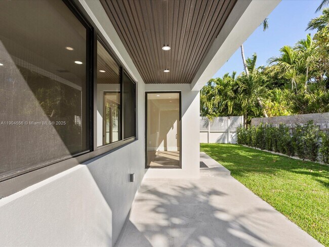 Building Photo - 9073 Dickens Ave