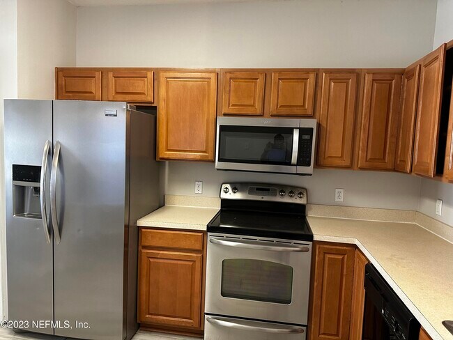 Building Photo - 559 Southbranch Dr