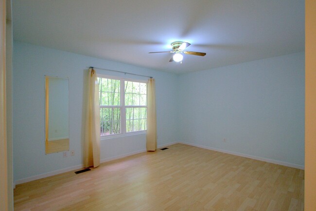 Building Photo - 4-Bedroom 2-Bath Home near Downtown Champa...
