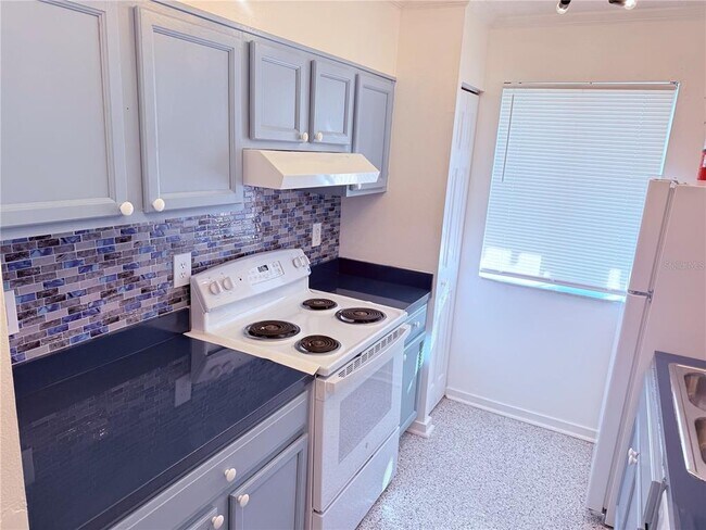 Building Photo - 6519 W Newberry Rd