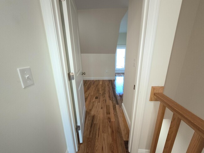 Building Photo - 386 Union Ave