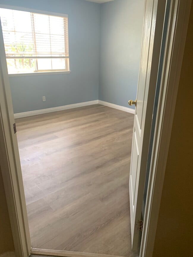 Building Photo - 1520 Sapphire Dr