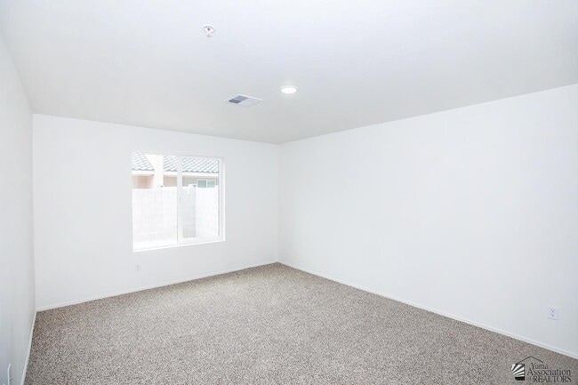 Building Photo - 7361 E 38th Ln