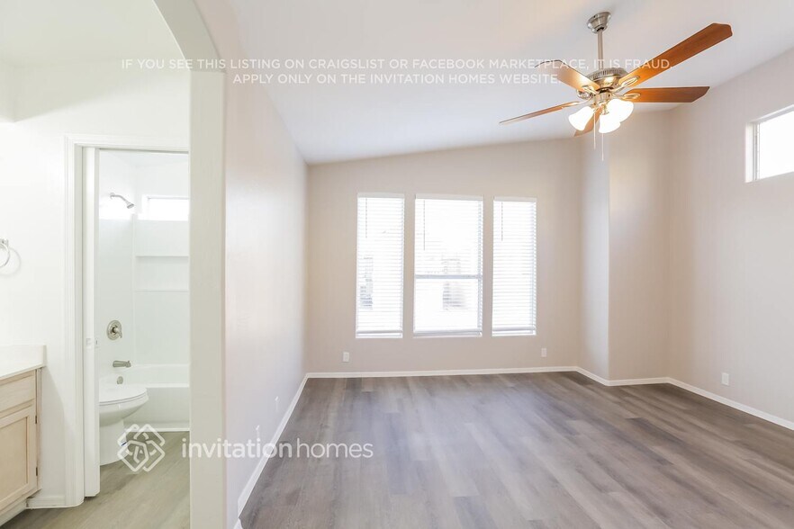 Building Photo - 5926 E Norwood St