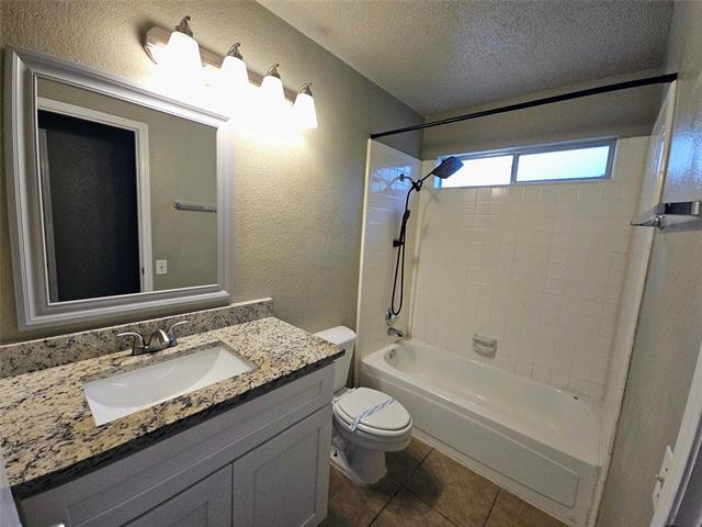 Building Photo - 3813 Waxwing Cir S
