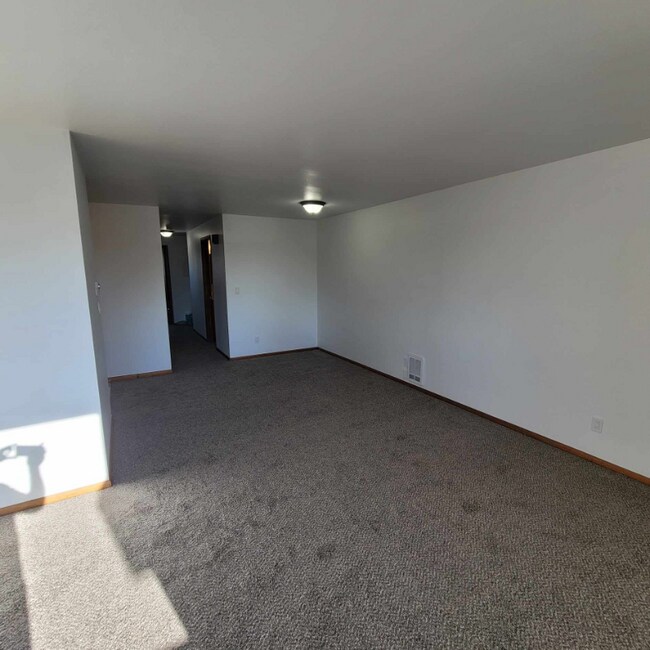 Building Photo - 2111 Colby Ave