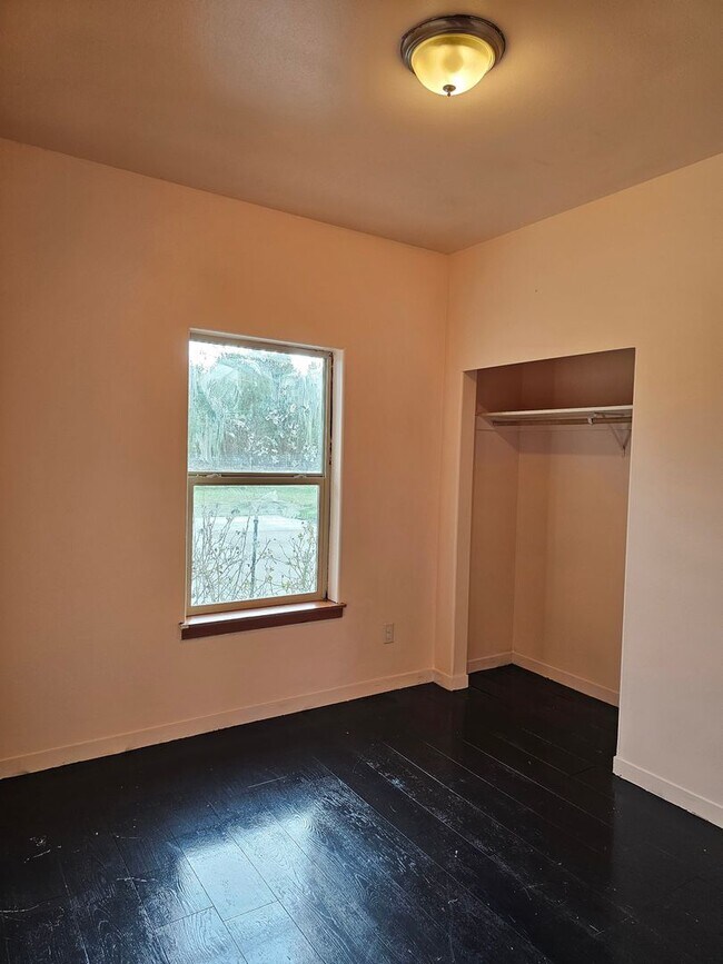 Building Photo - 4 Bedroom Home in Mountain Vista Community!