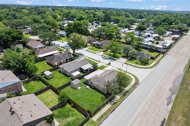 Building Photo - 4640 Orange Cir S