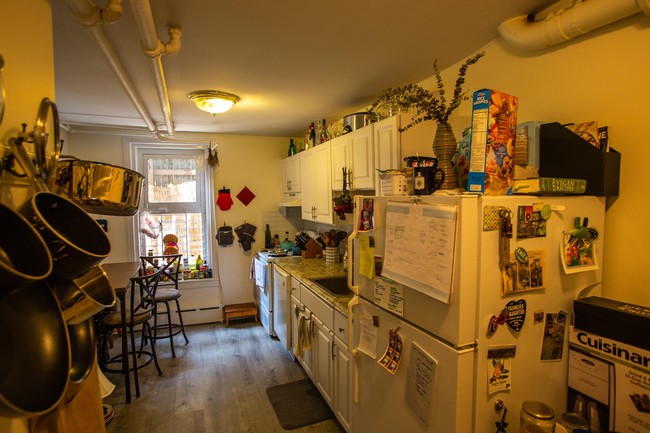 Kitchen - 322 S 15th St