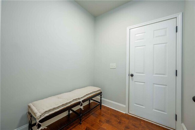 Building Photo - 5875 Chestnut Dr