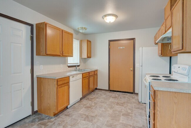 Building Photo - 1445 NW Elwha St