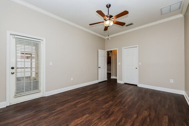 Building Photo - 35107 Meadow Reach Dr