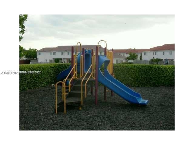 Building Photo - 14045 SW 121st Pl