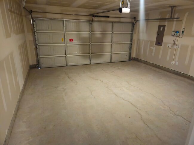 Building Photo - 810 Pawpaw Dr