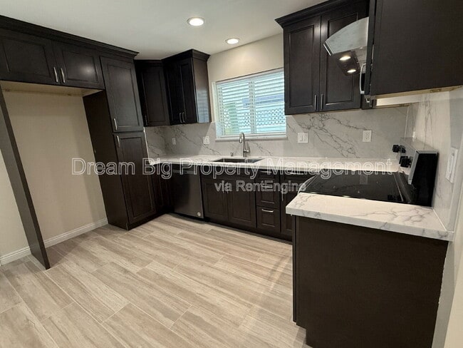 Building Photo - 3556 Harrison St
