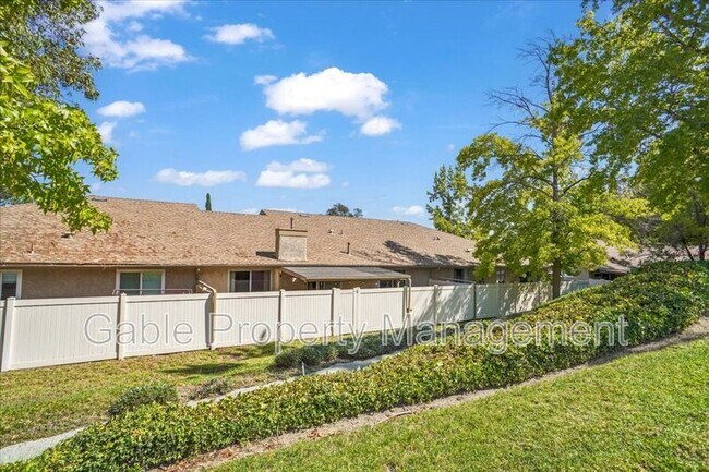 Building Photo - 26136 Rainbow Glen Dr