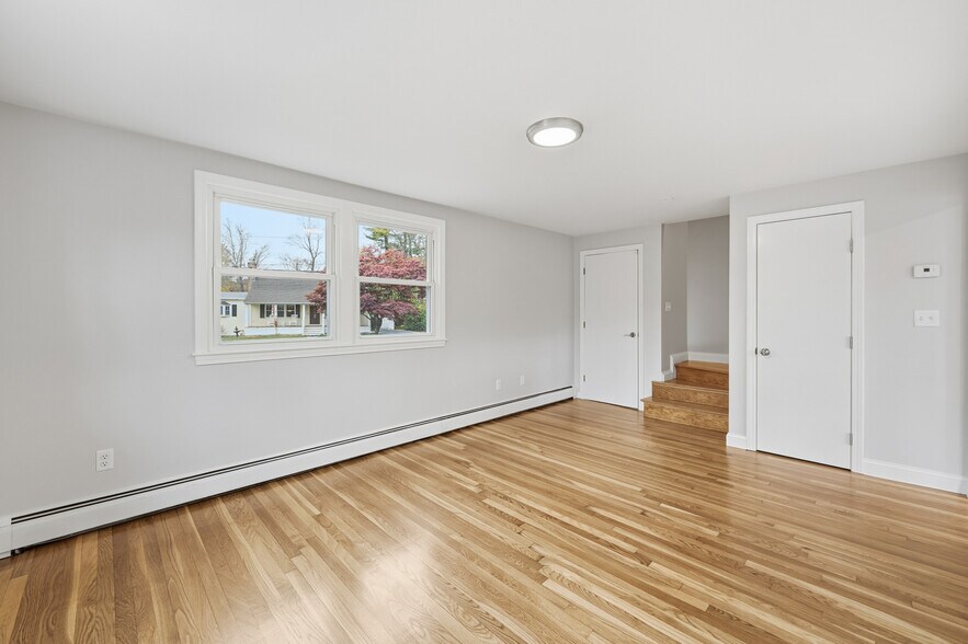 Building Photo - 4 Sandberg Rd