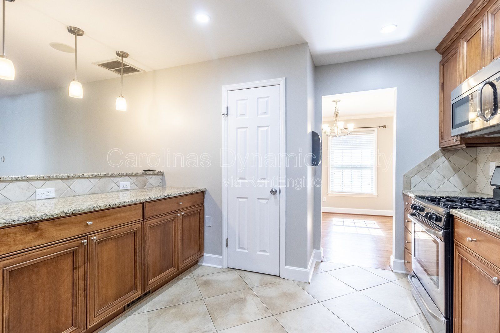 Building Photo - 6618 Castlegate Dr