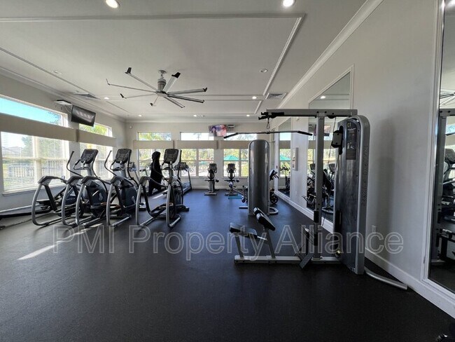 Building Photo - 617 Autumn Breeze St