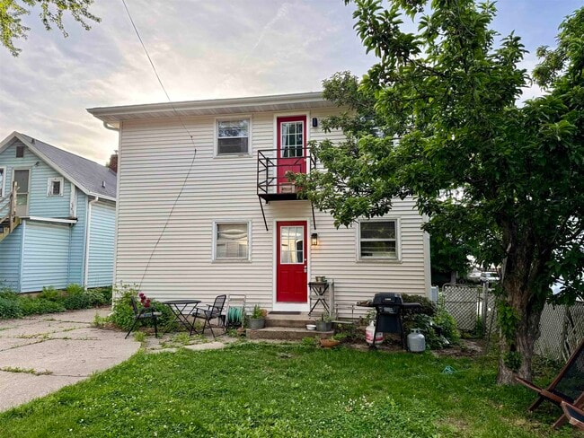 Building Photo - 2333 Hoard St
