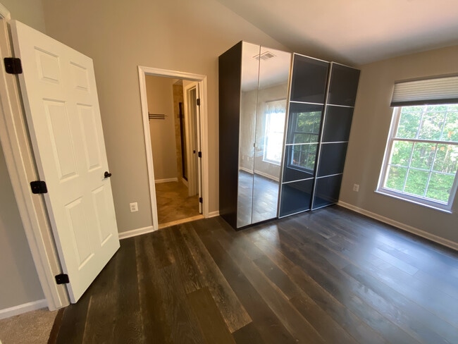 Building Photo - 754 Pine Drift Dr