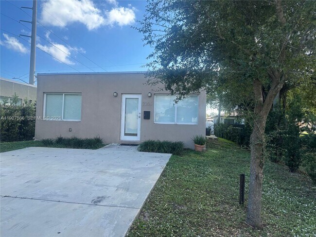 Primary Photo - 2206 Simms St