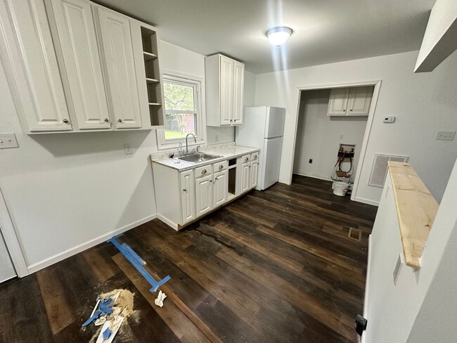 Building Photo - Remodeled 3-Bedroom Home in Blackstone!