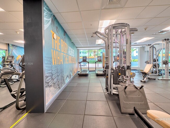 Building Photo - 1750 N Bayshore Dr