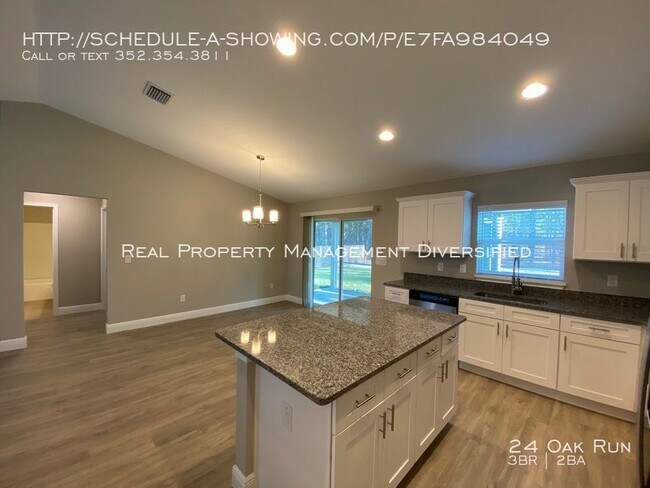 Building Photo - 24 Oak Run