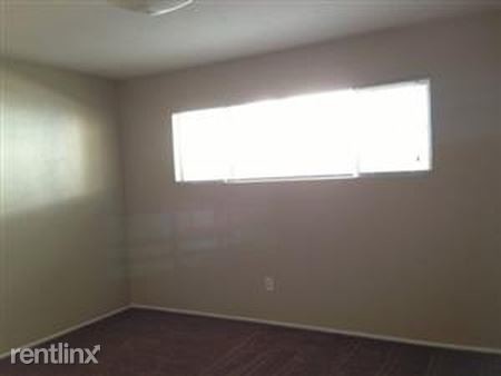 Building Photo - 2 br, 1 bath Apartment - 11742 Carmine St.