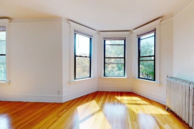 Floorplan - 5401-5403 S. Woodlawn Avenue