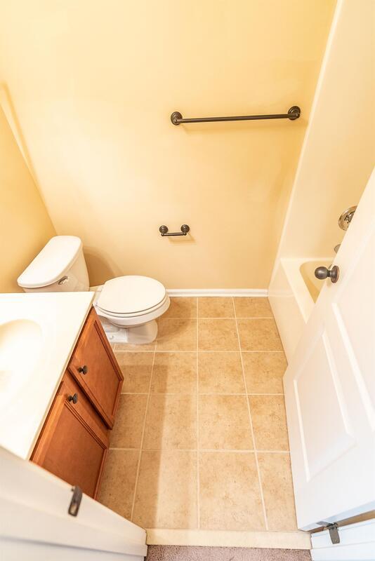 Building Photo - 389 Livingston Dr