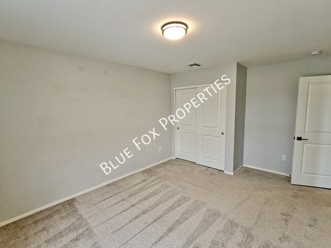 Building Photo - 897 West Calle Zoca