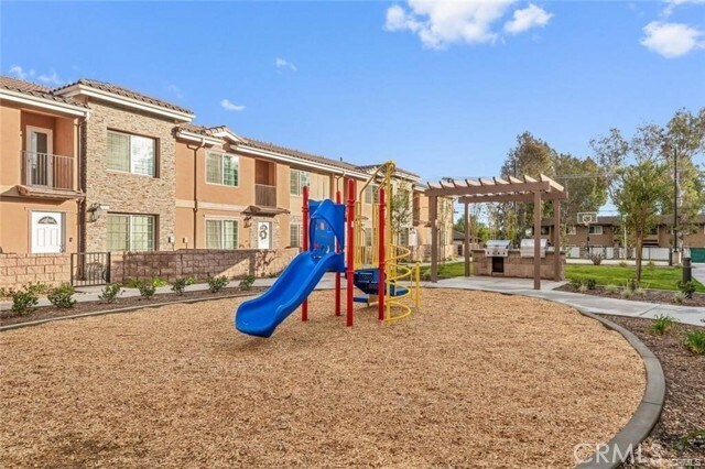 Building Photo - 16408 Valencia Ave