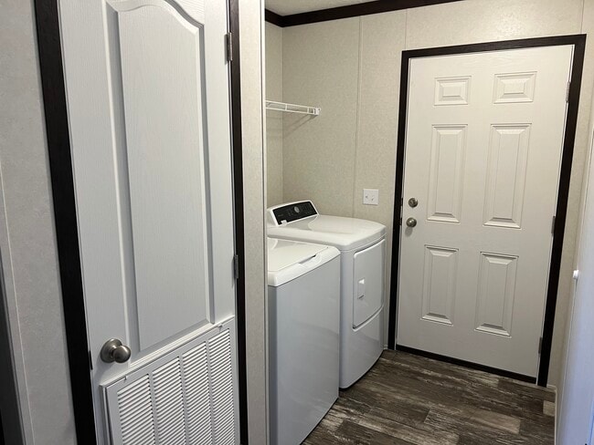 Building Photo - 5192 Champagne Dr