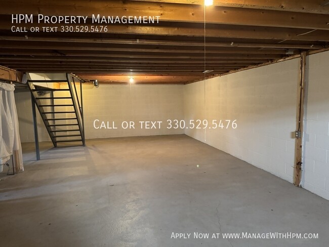 Building Photo - Updated Duplex For Rent Located in Plain T...