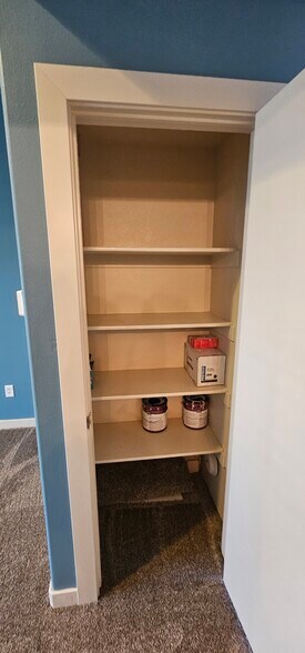 Building Photo - 725 S 200 W