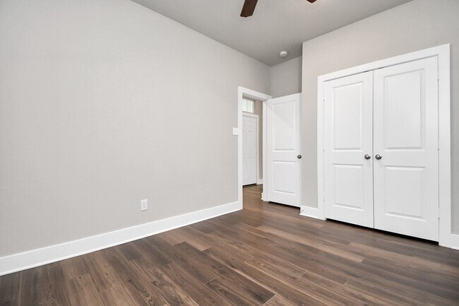 Building Photo - 1234 Scarlet Crk Dr